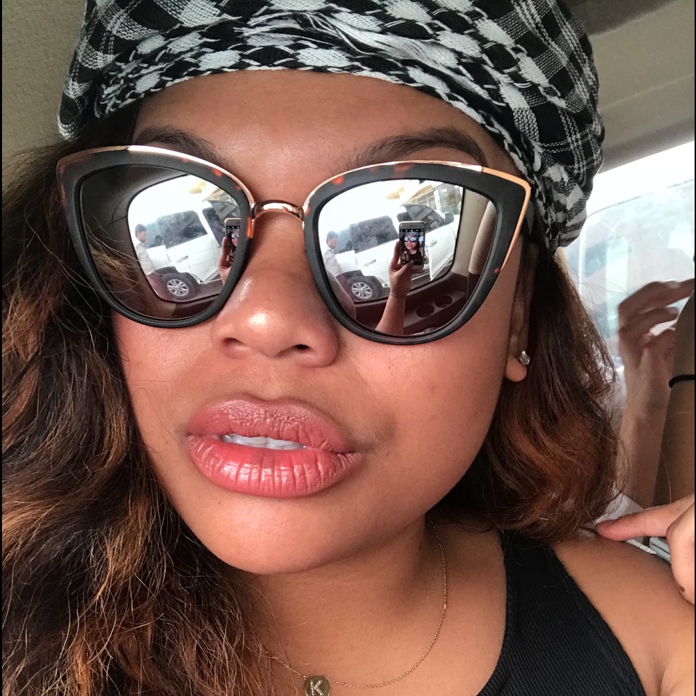 Meet your Posher, Kayla